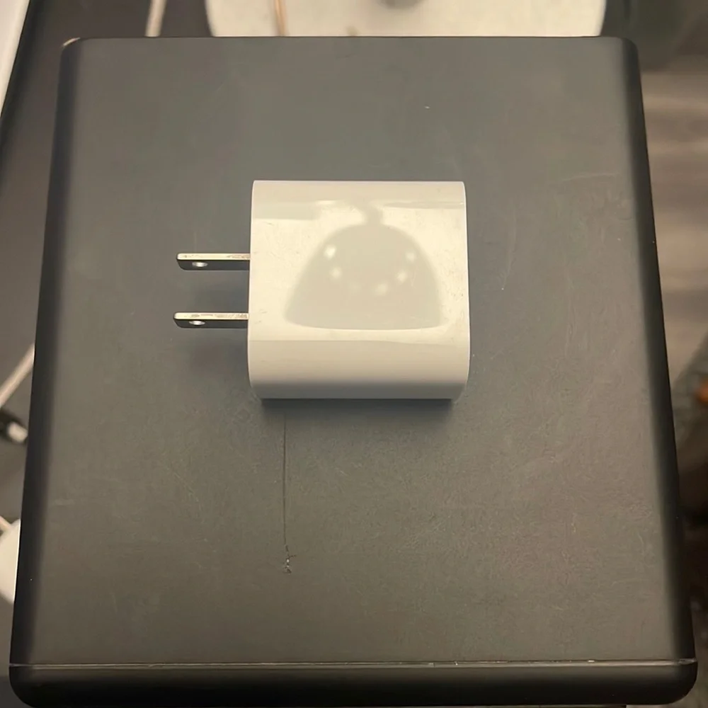 Apple 20W USB-C Power Adapter